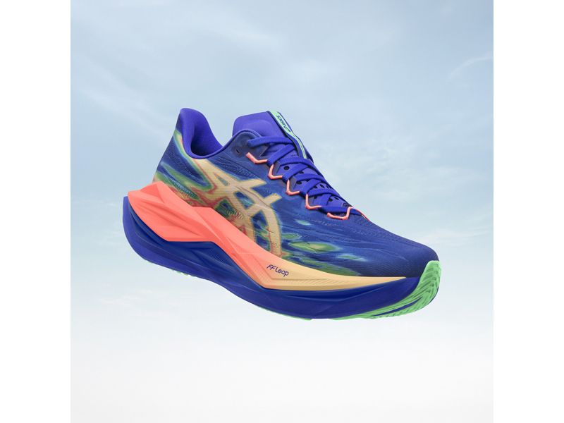 ファミリアとアシックスがコラボレーションした 子ども用のフォーマル