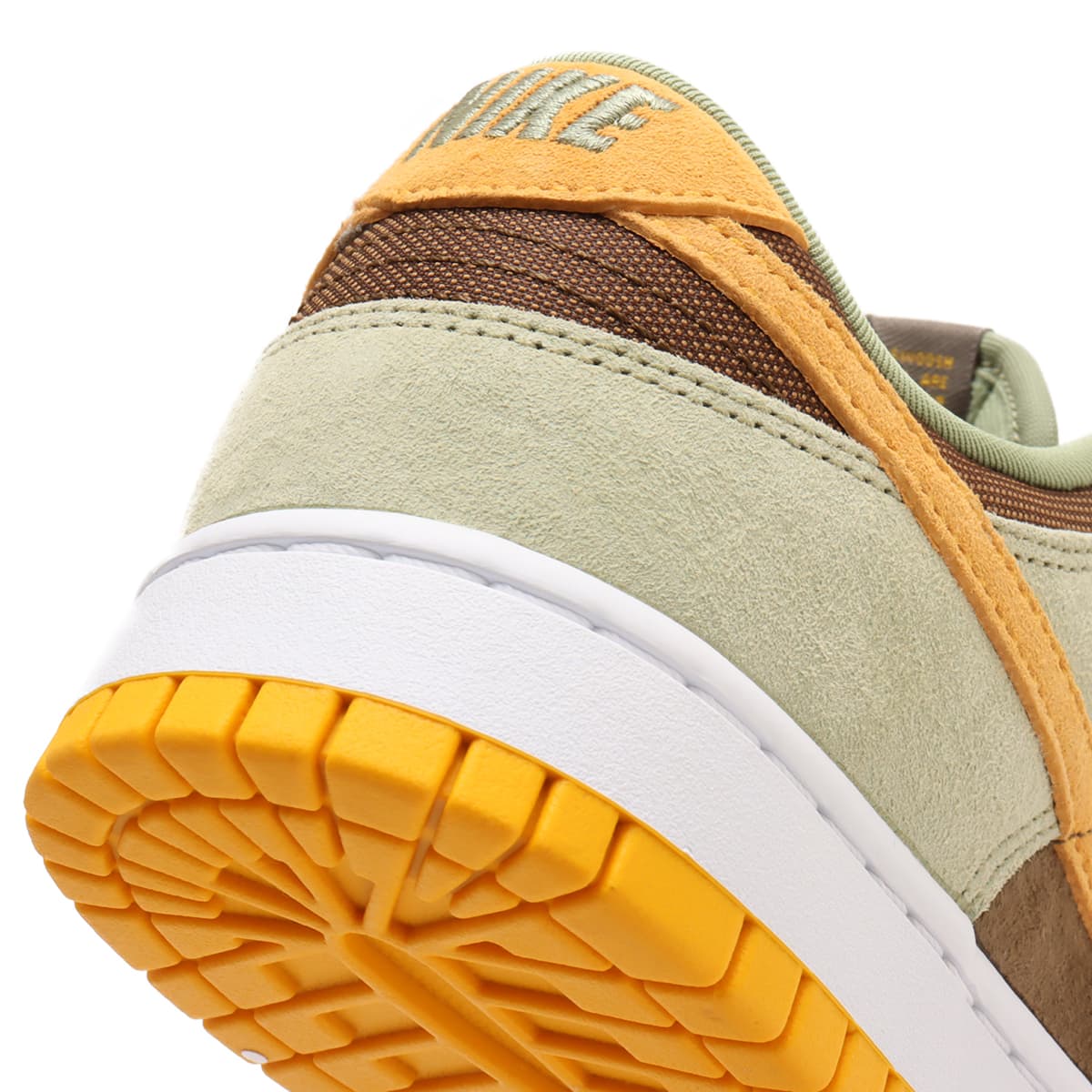 NIKE DUNK LOW SE DUSTY OLIVE/PRO GOLD-LIGHT OLIVE-WHITE 24SP-S