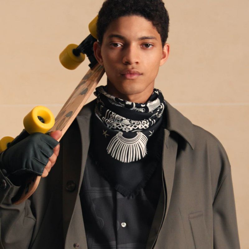 Poste et Cavalerie scarf 80 - Black | Hermès Netherlands