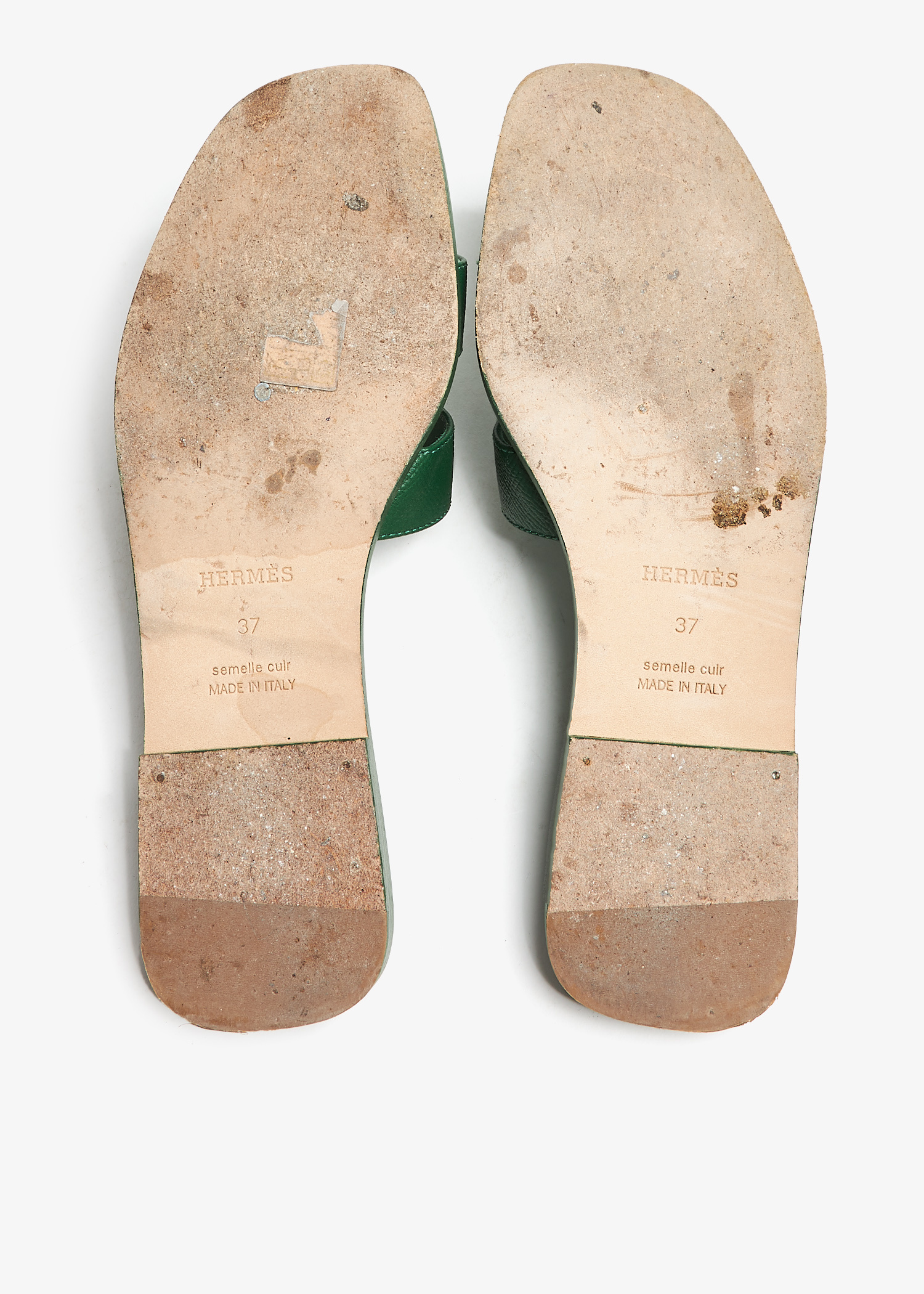 Hermès Pre-Loved Oran sandals for Women - Green in UAE | Level Shoes