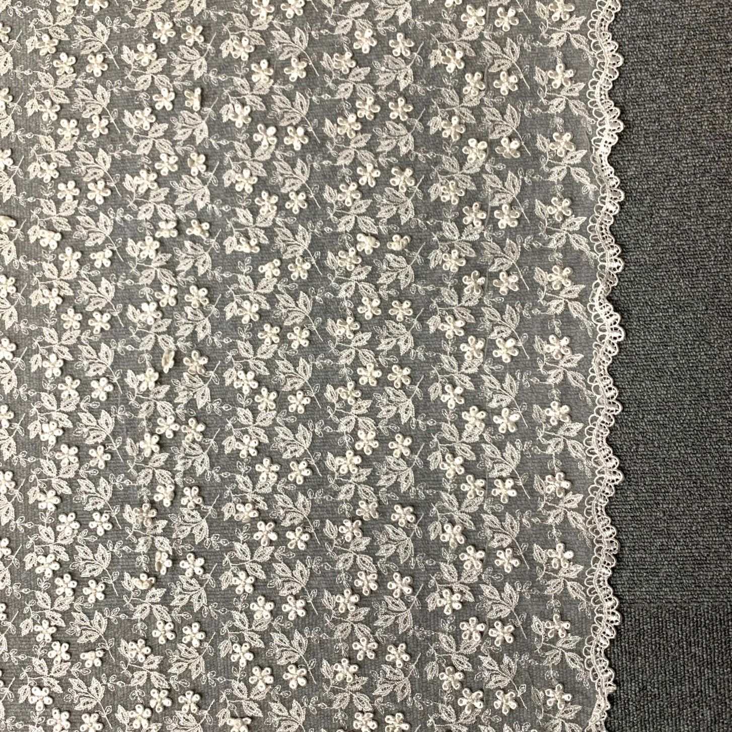チュールエンブロイダリーレース 0.9m【在庫限り】 - メルカリ
