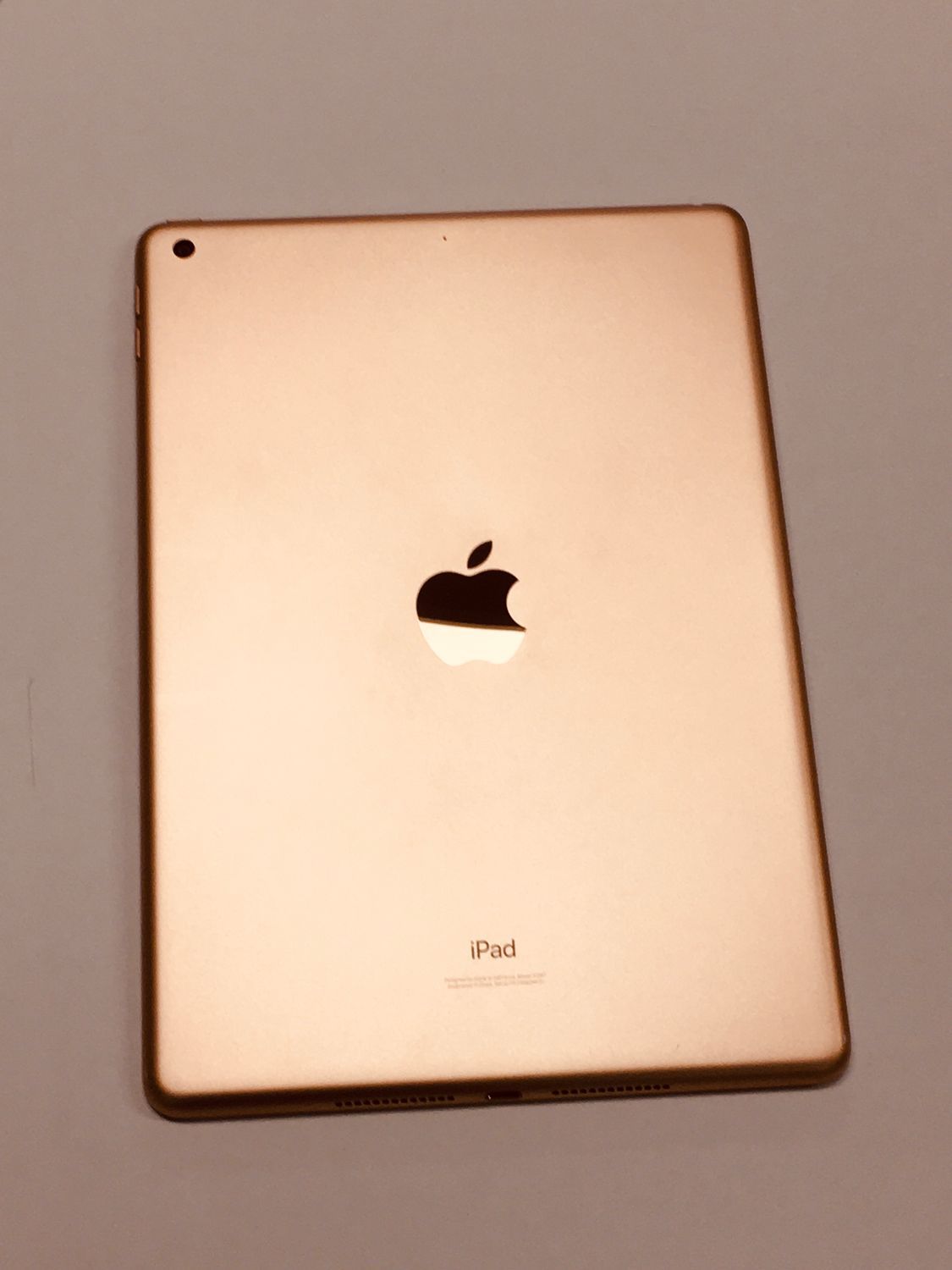 電池84％ Apple iPad 第7世代 Wi-Fi 128GB ゴールド【動作確認・初期化