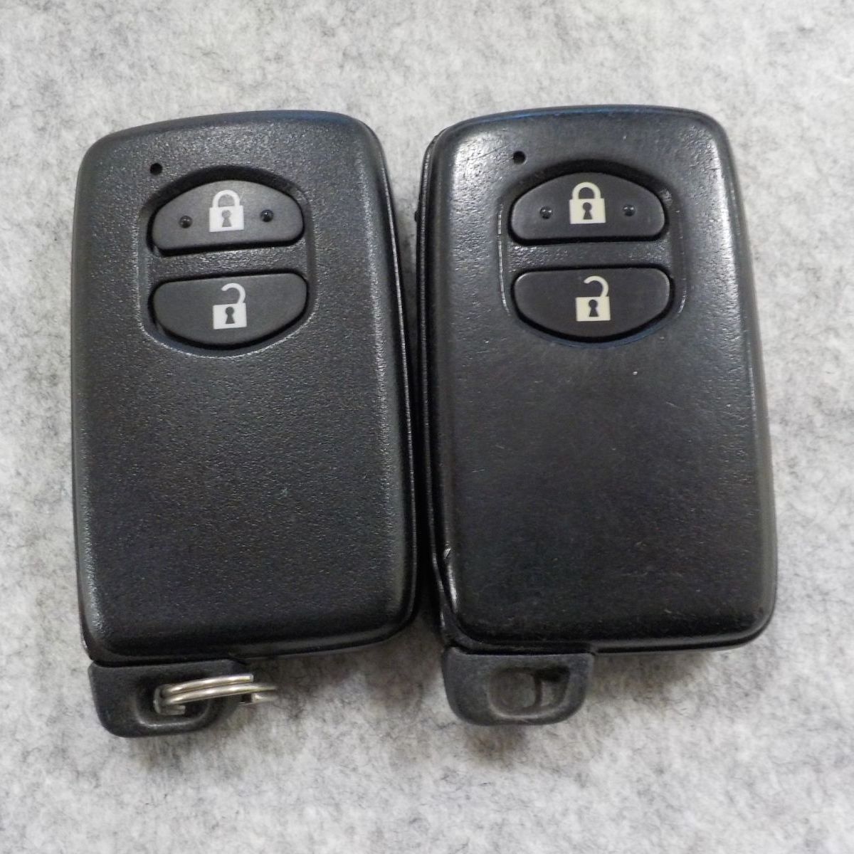 トヨタ プリウス ZVW30 純正スマートキー2ボタン2個セット - メルカリ