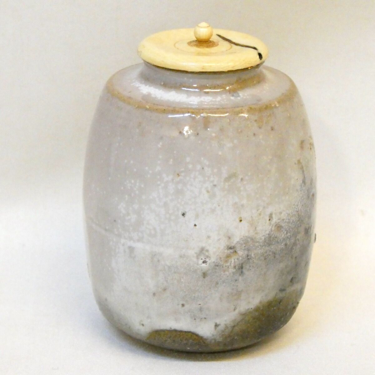 虫喰上蓋】萩焼 岡田裕作 肩衝茶入 眼鏡箱 花兎緞子 薩摩間道 仕覆二つ