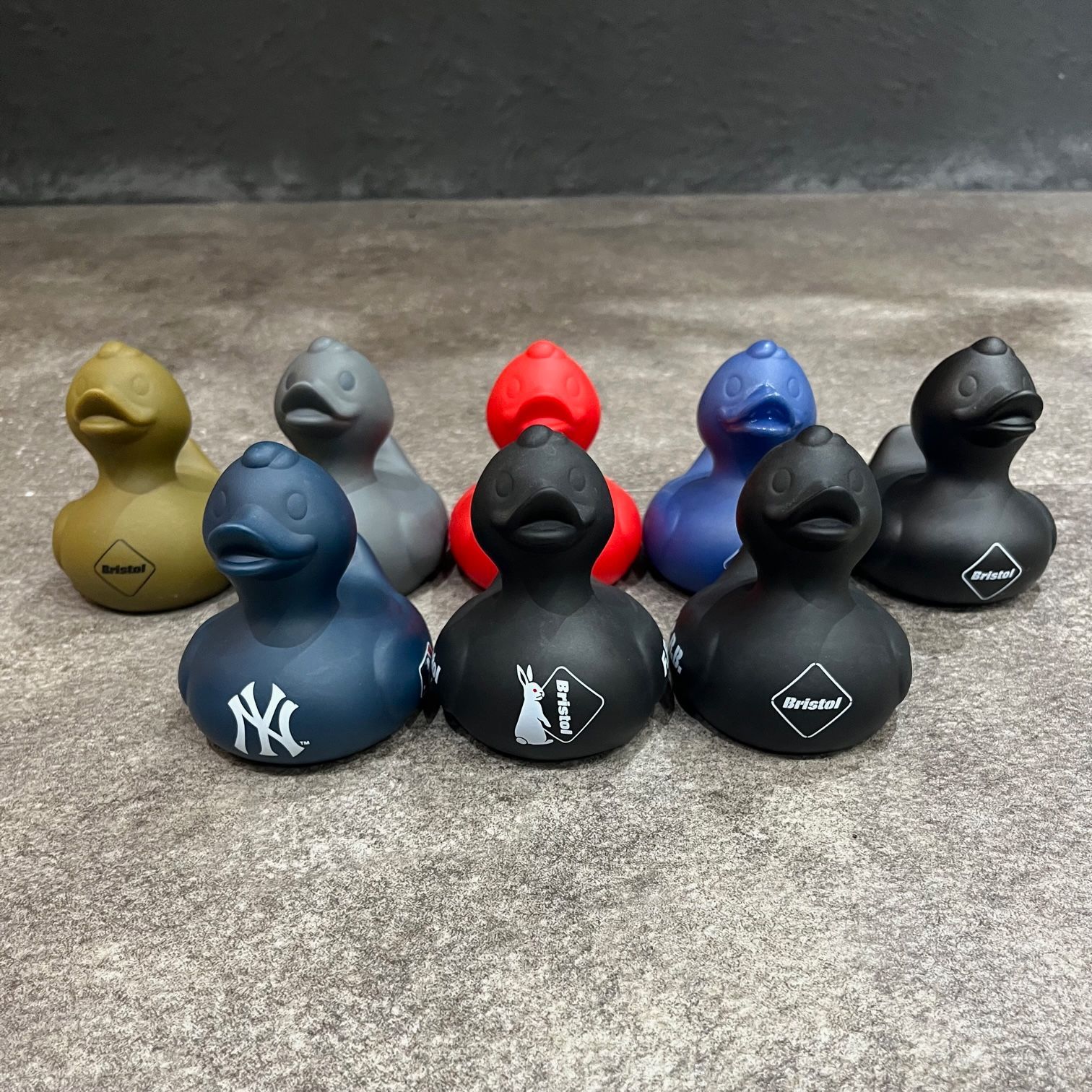 8体セット F.C.Real Bristol ラバー ダック アヒル ブリストル 55769A