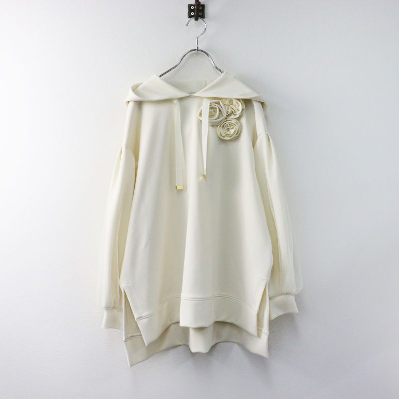 大きいサイズ ローズティアラ Rose Tiara フラワーモチーフ付き