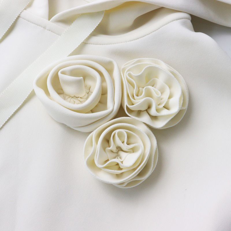 大きいサイズ ローズティアラ Rose Tiara フラワーモチーフ付き