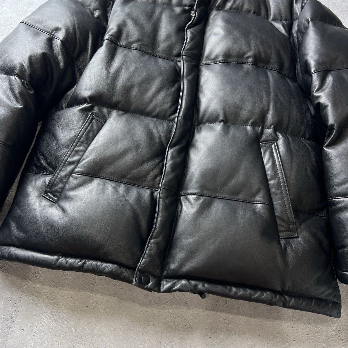 美品 AVIREX アヴィレックス 上質 モチモチ 羊革 ラムレザー 本革