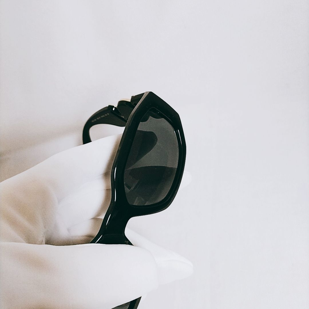 新品未使用】VERSACE ブラック メドゥーサ ビギー サングラス - メルカリ