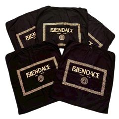 未使用タグ付き HERMES エルメス ハンカチ チーフ 箱付き ロゴ刺繍