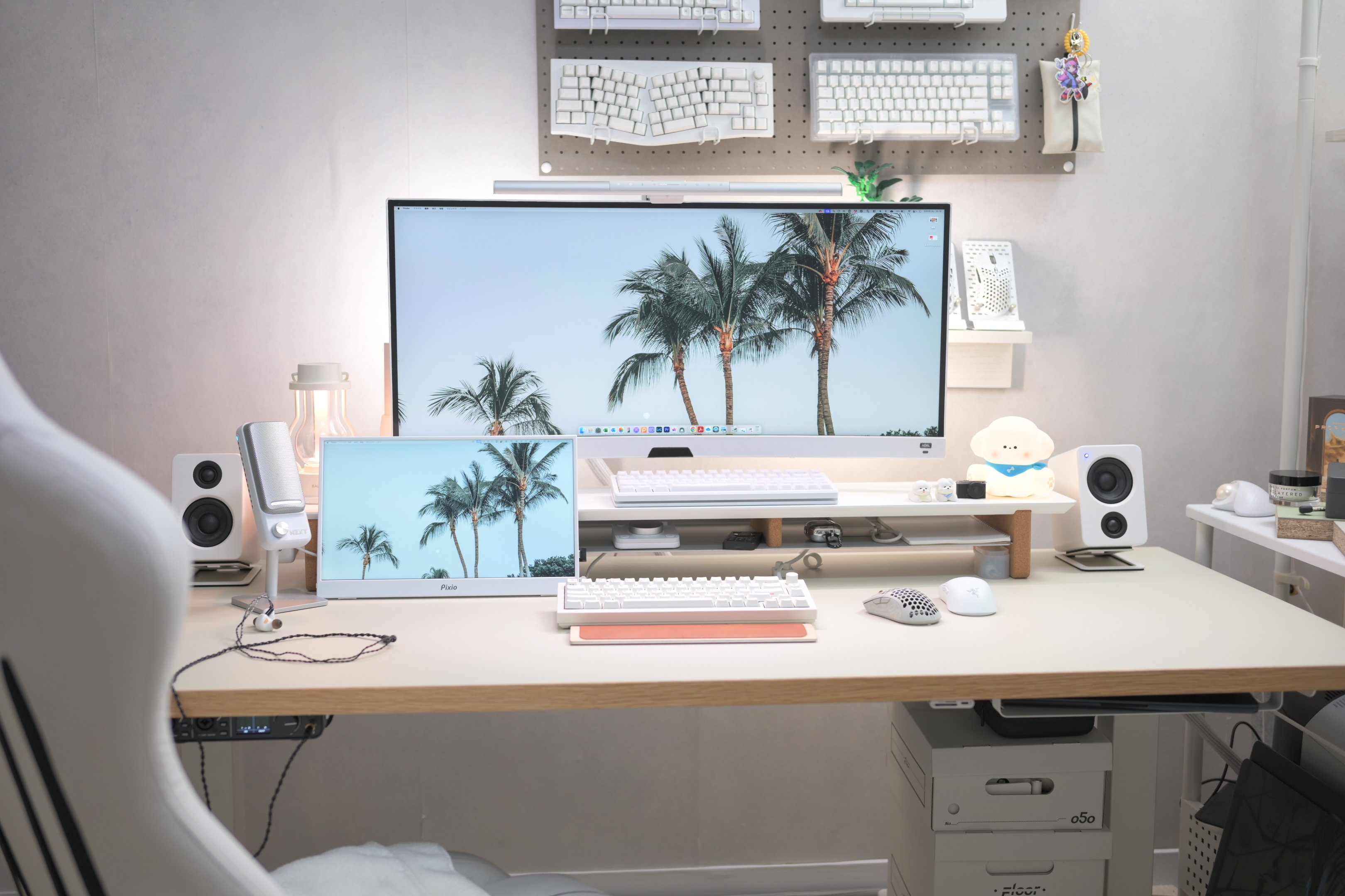 リノリウム天板】デスク大幅アップデートをしました！｜まち