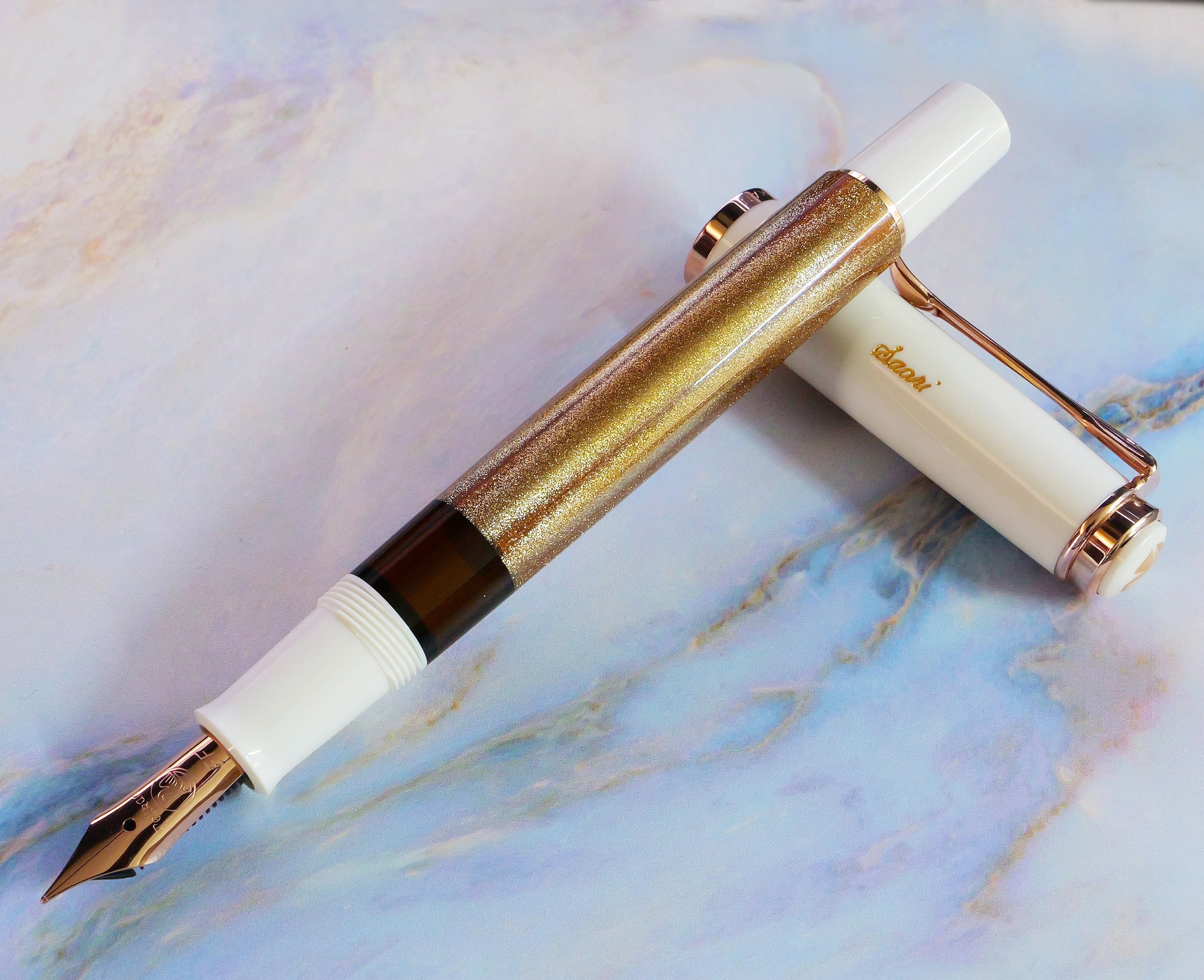 妻に贈る美しきペリカン：Pelikan Classic M200 Copper Rose Gold