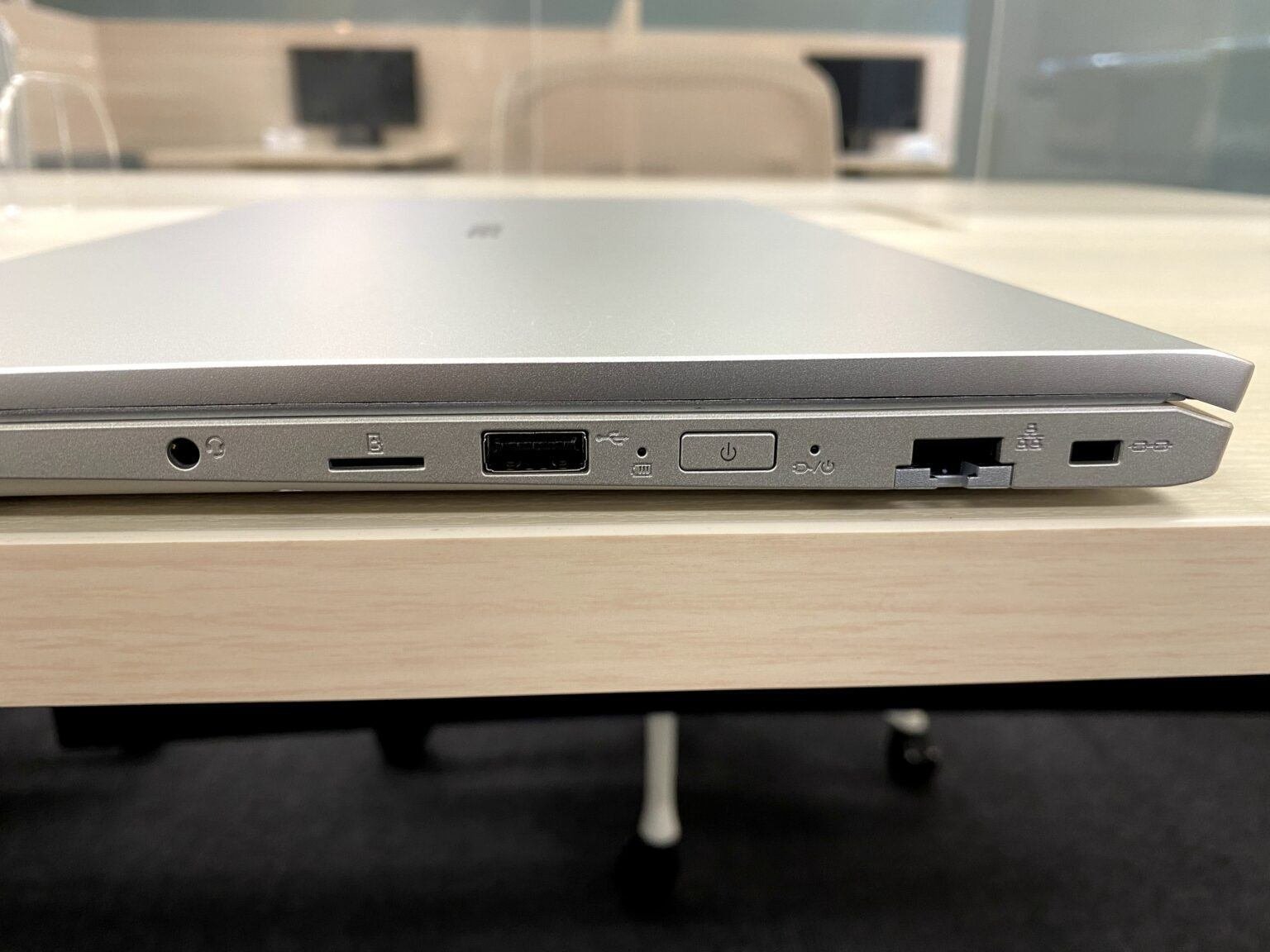 薄型15.6型ノートPCが大特価！EPSON Endeavor｜株式会社ハイパー公式note