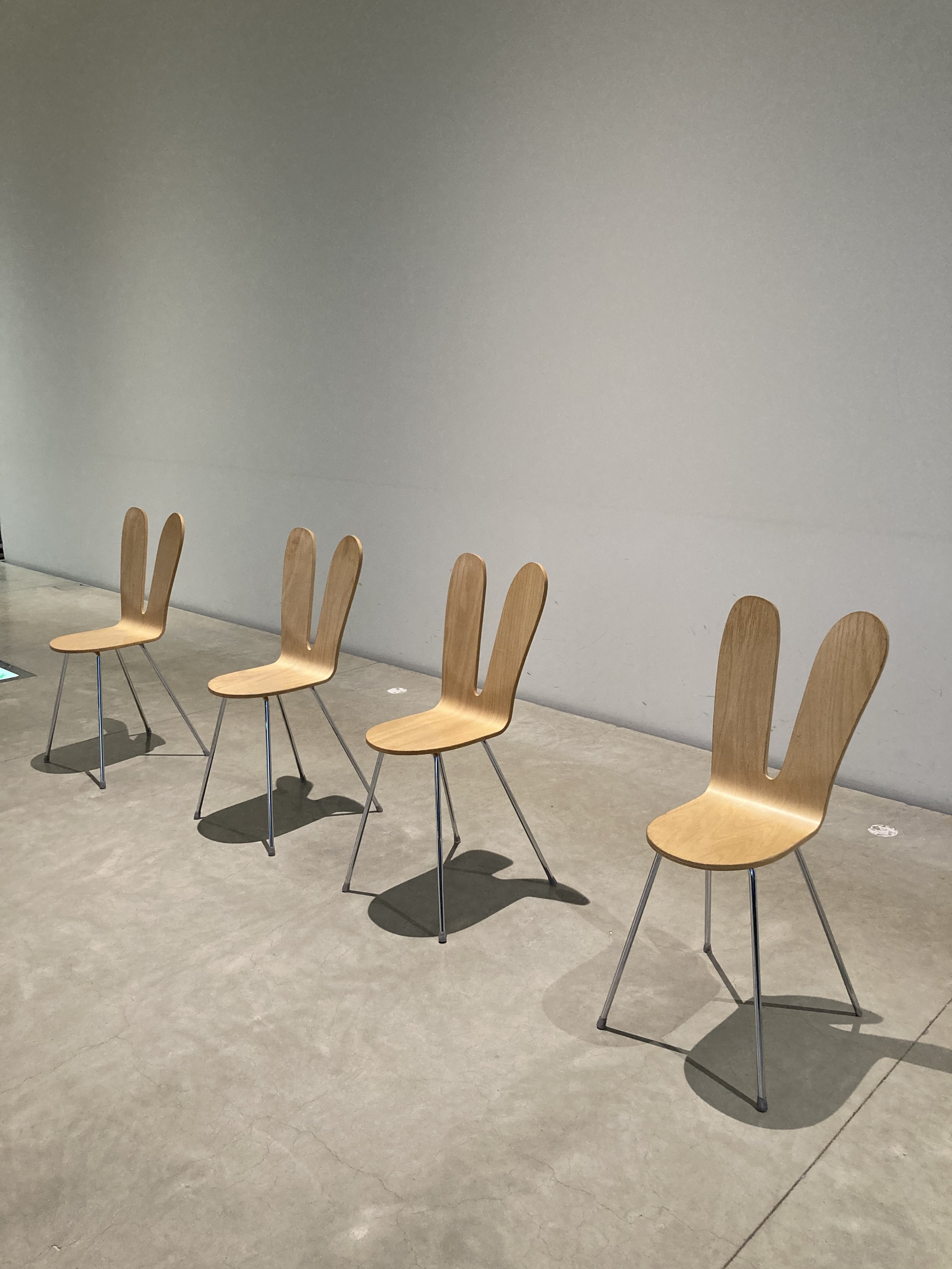 photo（うさぎのみみの椅子）｜tomoko