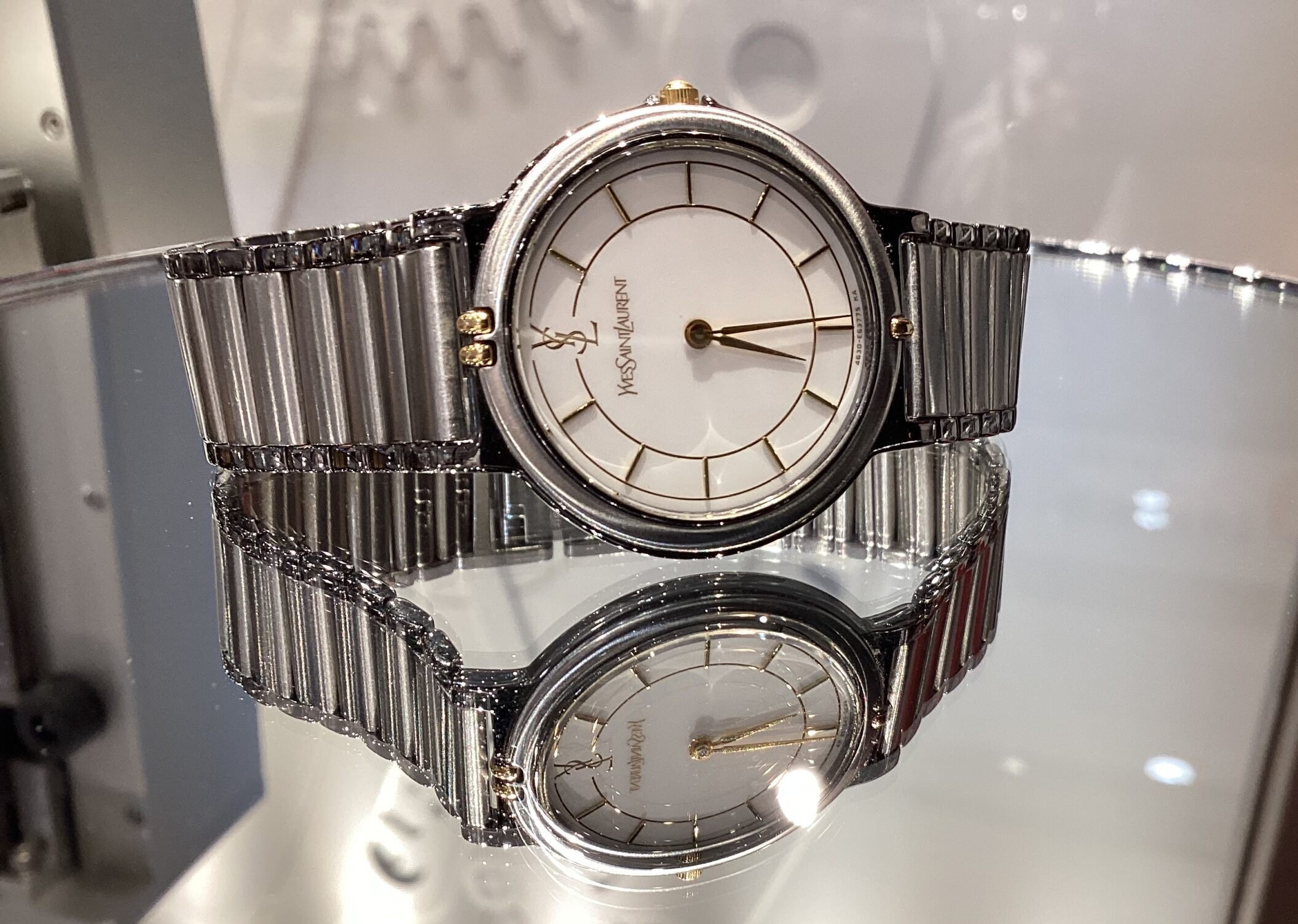 イブ・サンローラン（Yves Saint Laurent）時計の修理・電池交換ガイド