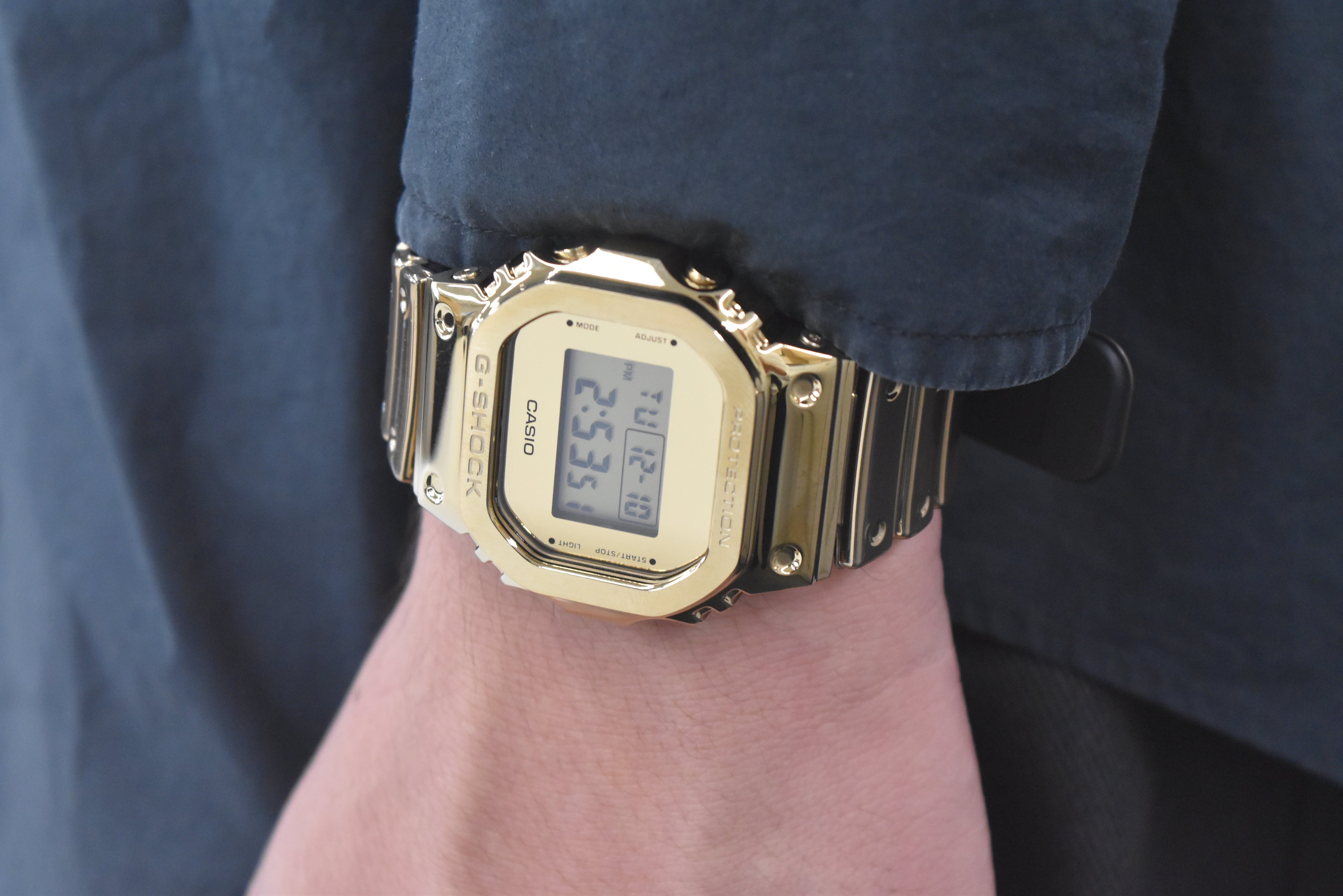 新開発のタフシリコーンバンドを採用！G-SHOCK「FINE METALLIC SERIES