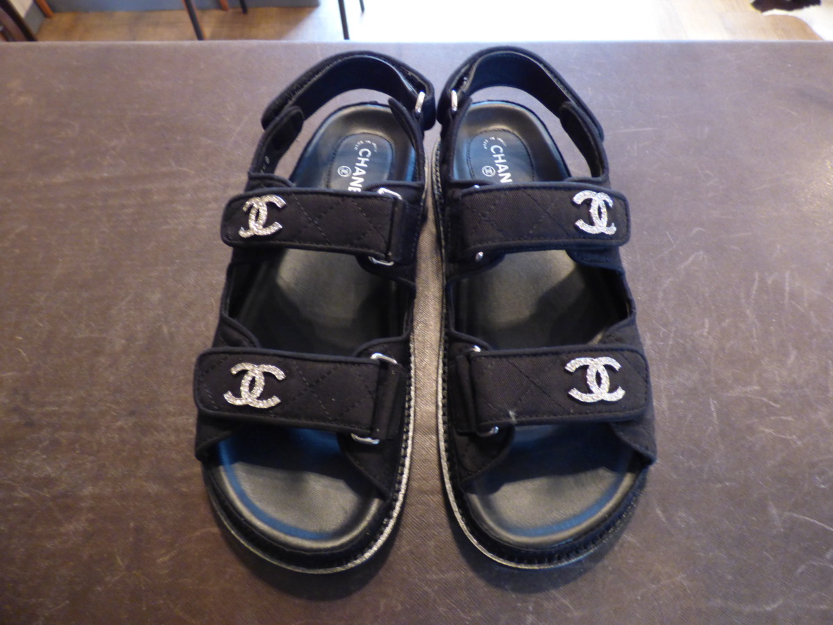 CHANEL（シャネル）サンダルの靴底をハーフラバー（裏張り） | apego