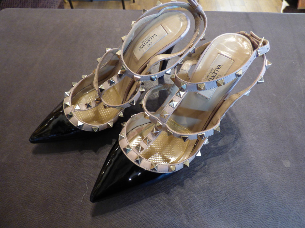 VALENTINO（ヴァレンティノ）ハイヒールの折れたスタッズパンプス
