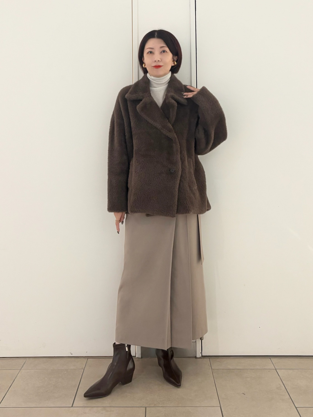 フェザーヤーンニットコート」の着用コーディネート| プラステ