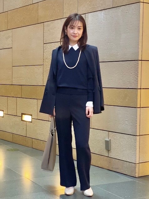 ツイードペプラムジャケット、トリアセブレンドテーパードパンツ」の