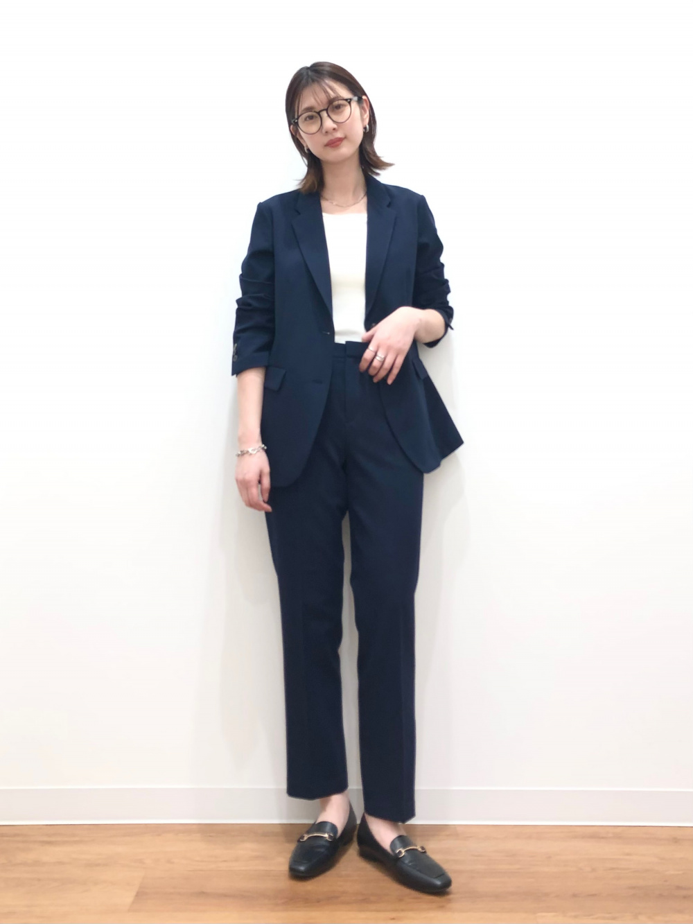 感動ジャケット、感動タックパンツ」の着用コーディネート| ユニクロ公式