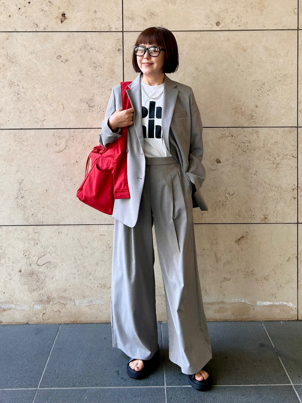 感動ダブルジャケットリラックスフィット、感動タックワイドパンツ」の