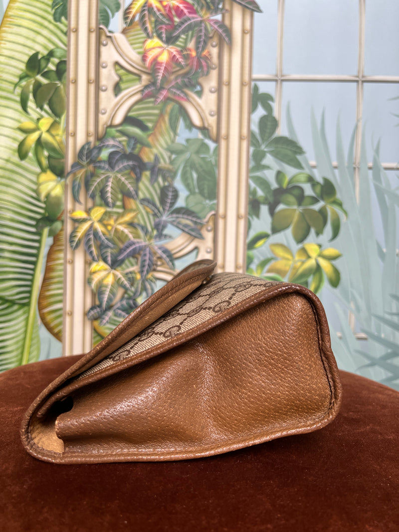 Gucci GG supreme sherry line clutch bag – A Piece Lux