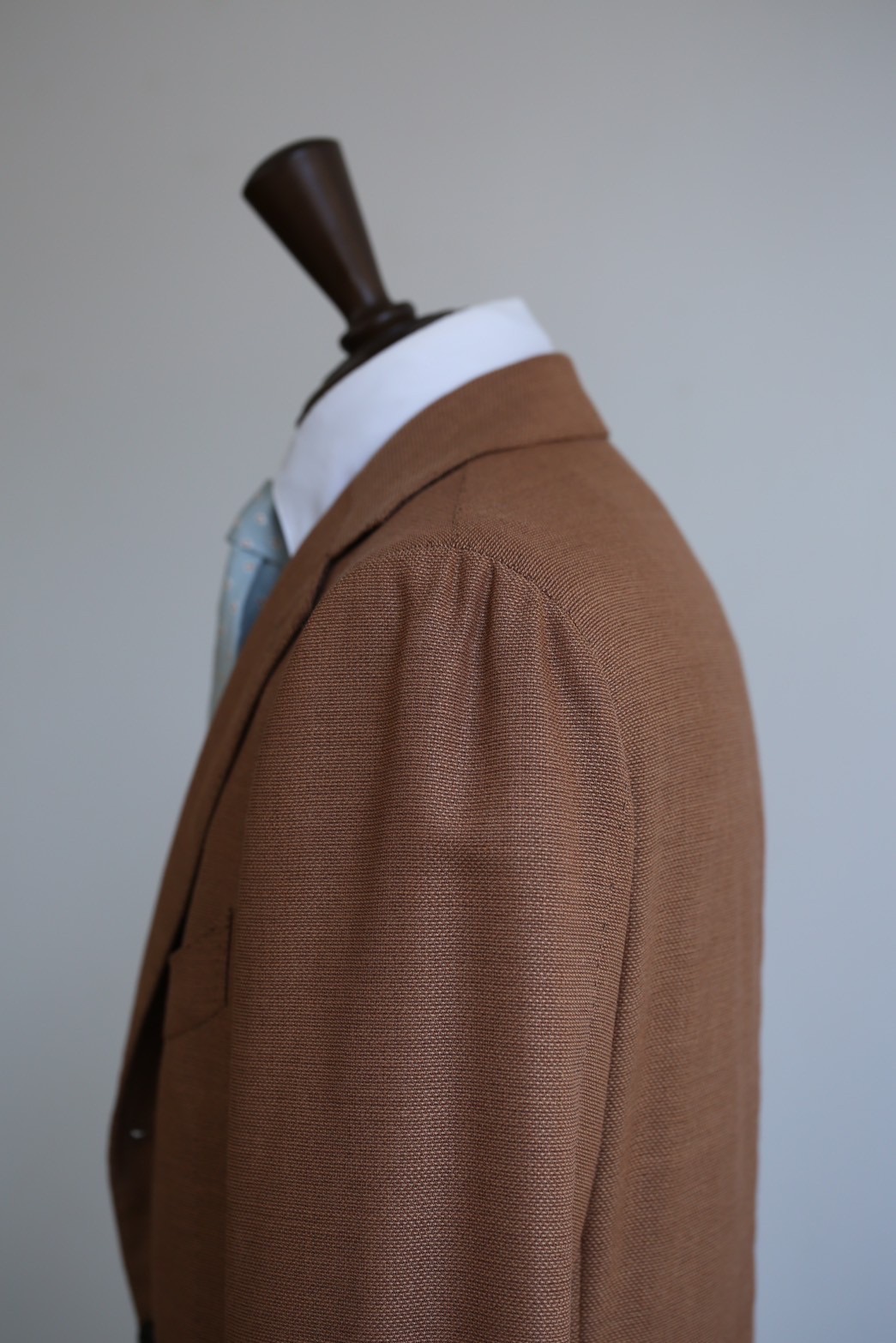 Cesare Attolini アットリーニ】手仕事ナポリ仕立て 春夏向けホップ