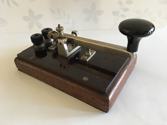激レア 骨董品】手動電鍵ニ型 モールス信号器（旧陸海空共通仕様） 激