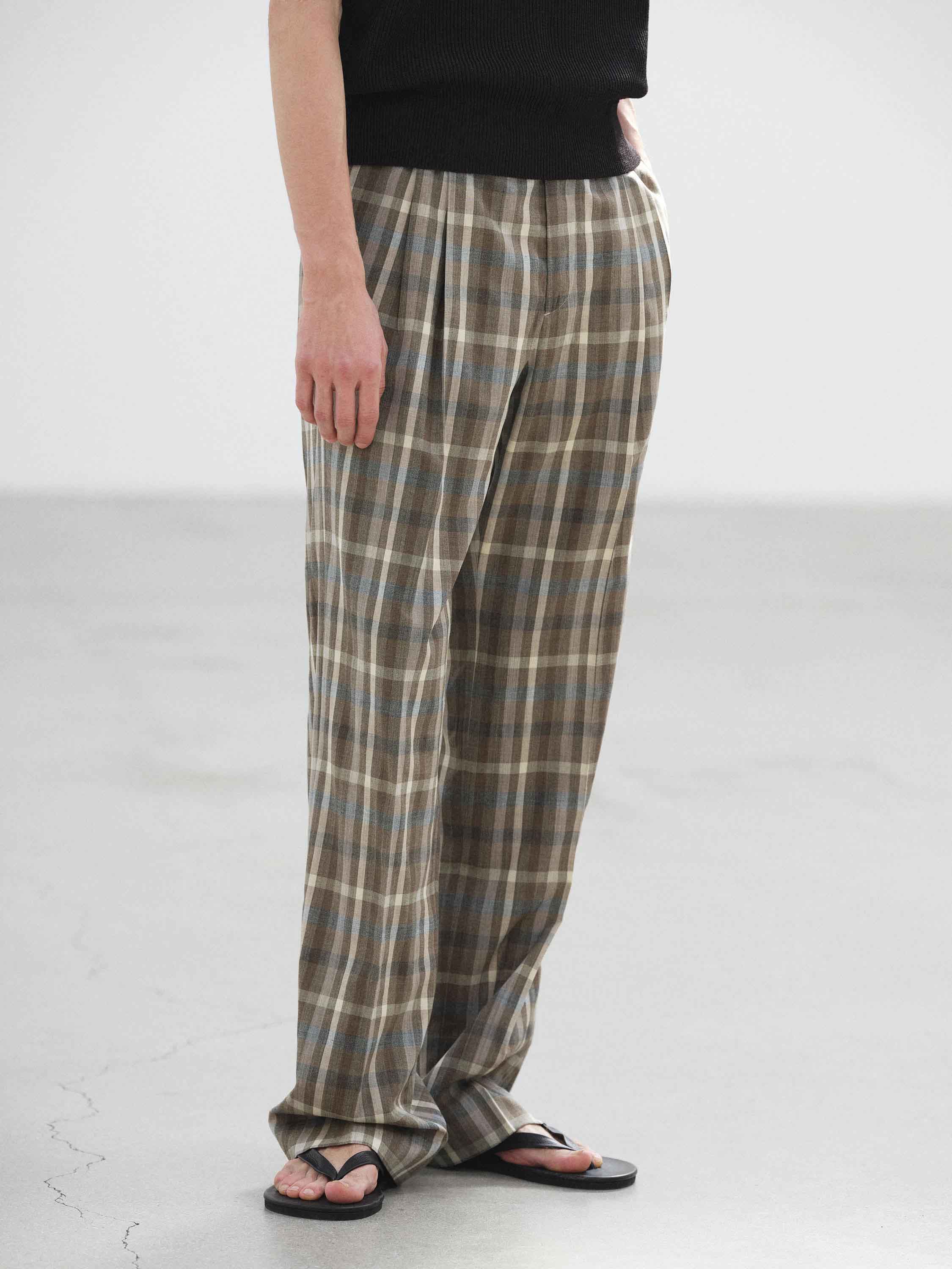 SUPER FINE TROPICAL WOOL CHECK TWO-TUCK SLACKS - AURALEE Official