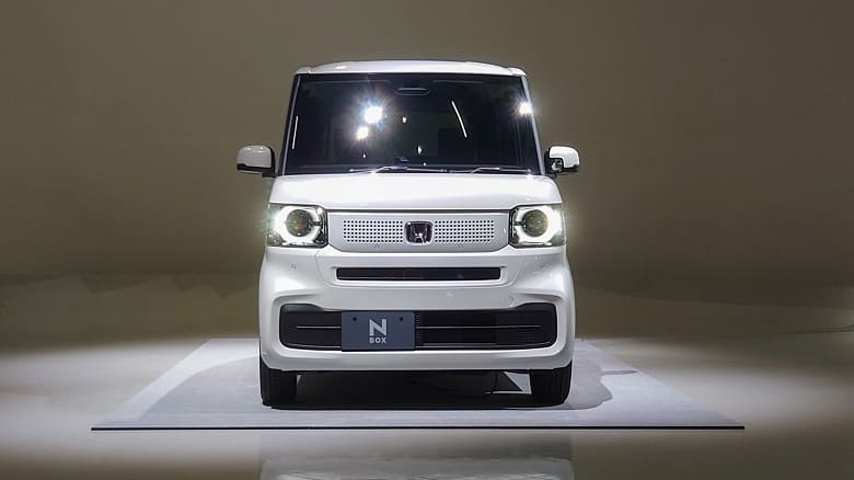 新型ホンダN-BOX】開発者インタビュー「内も外も“カドマルシカク”〜内