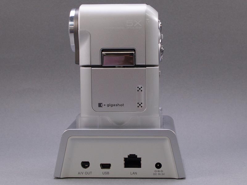 東芝、0.85型4GB HDDビデオカメラ「gigashot V10」