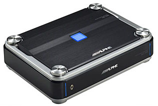 アルパイン、コンパクト化を図った車載デジタルアンプ