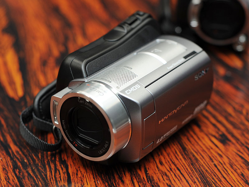 ソニー、SD画質のHDDカムとDVカム