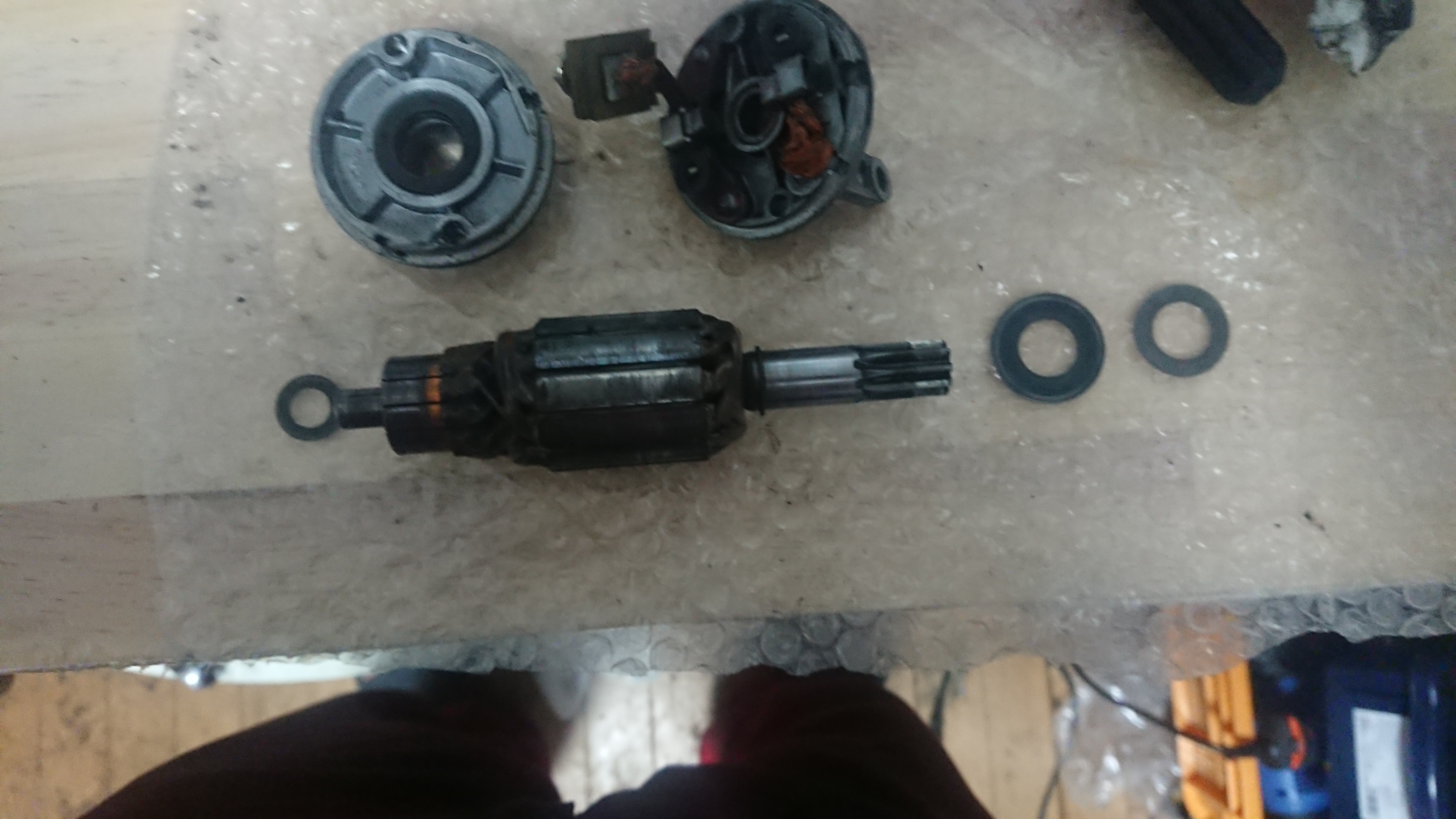 GSX250Eザリのセルモーター修理と電圧低下の原因。純正部品の流用