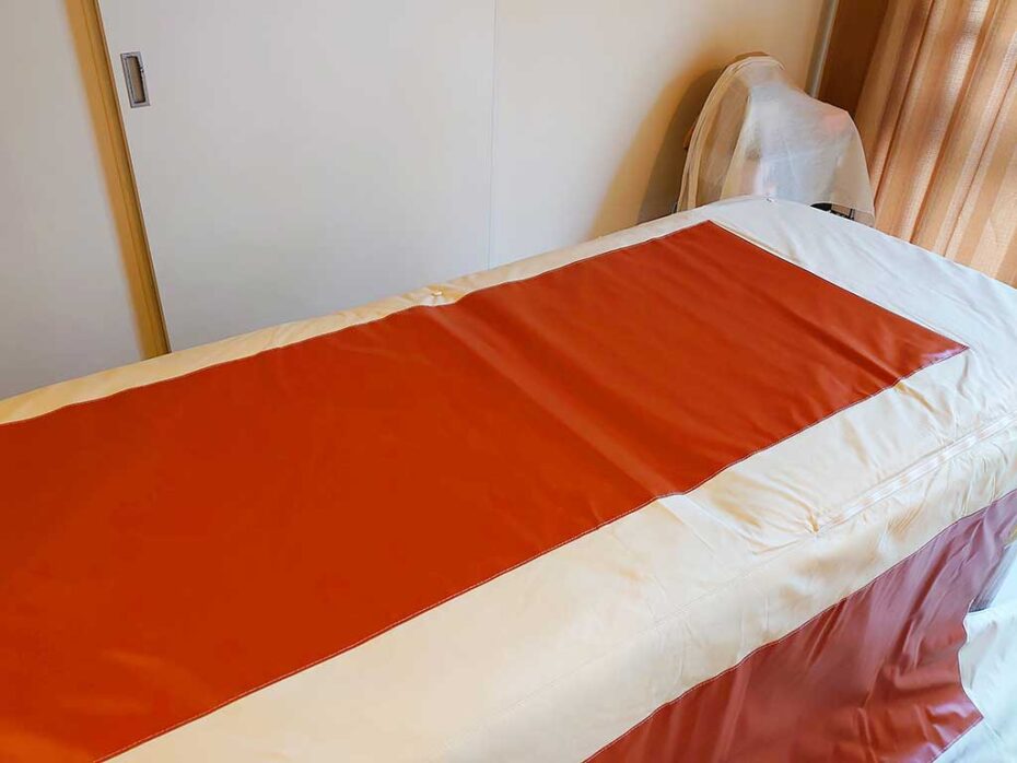 高千穂の岩盤使用のヒートマット、パワースポットの癒しをサロンや自宅