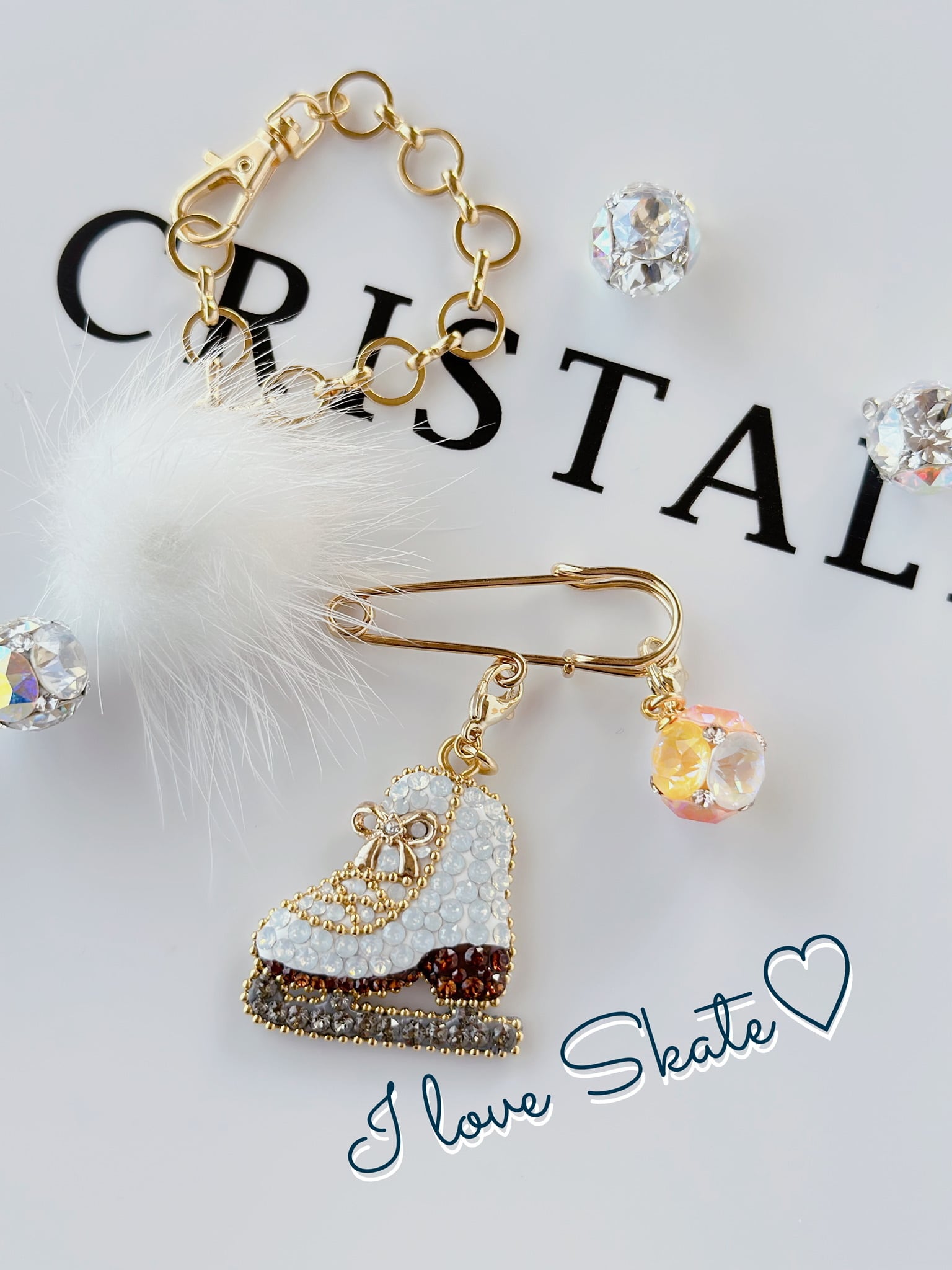 スケート靴のバッグチャーム&ブローチ《2way》総スワロフスキー