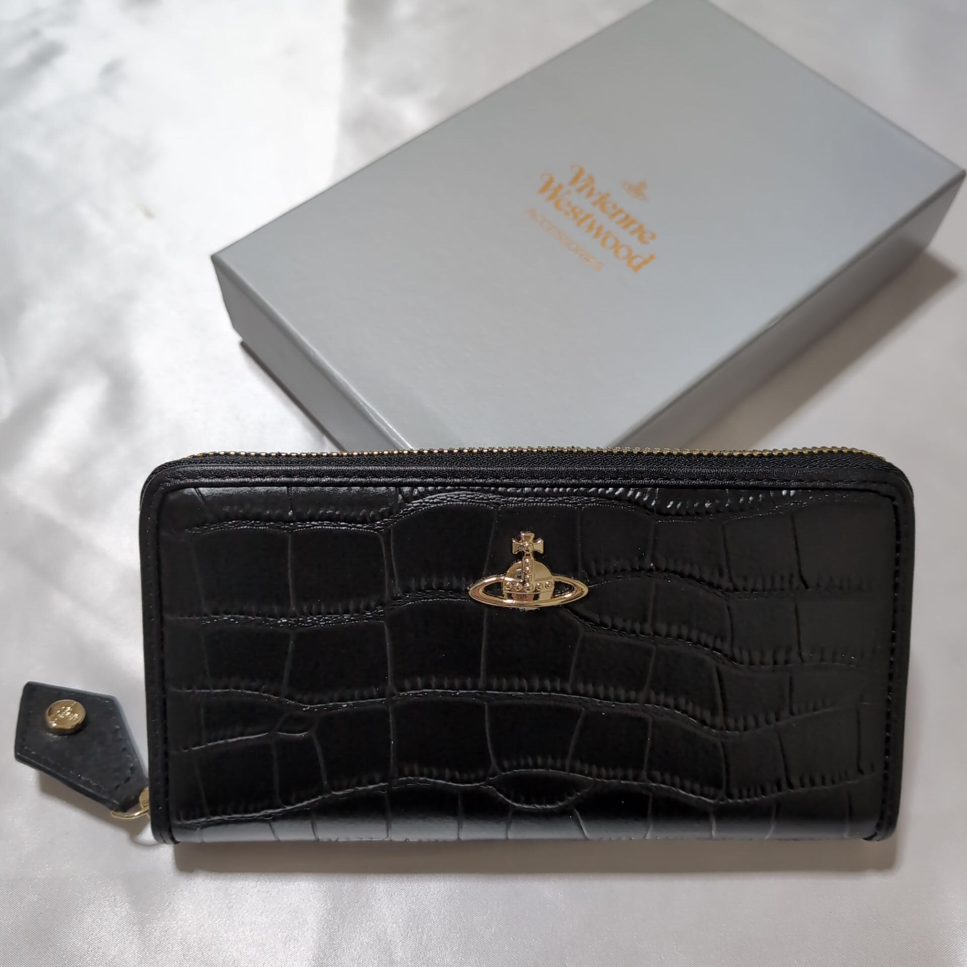 ヴィヴィアンウエストウッド ラウンドファスナー長財布 クロコ型押し