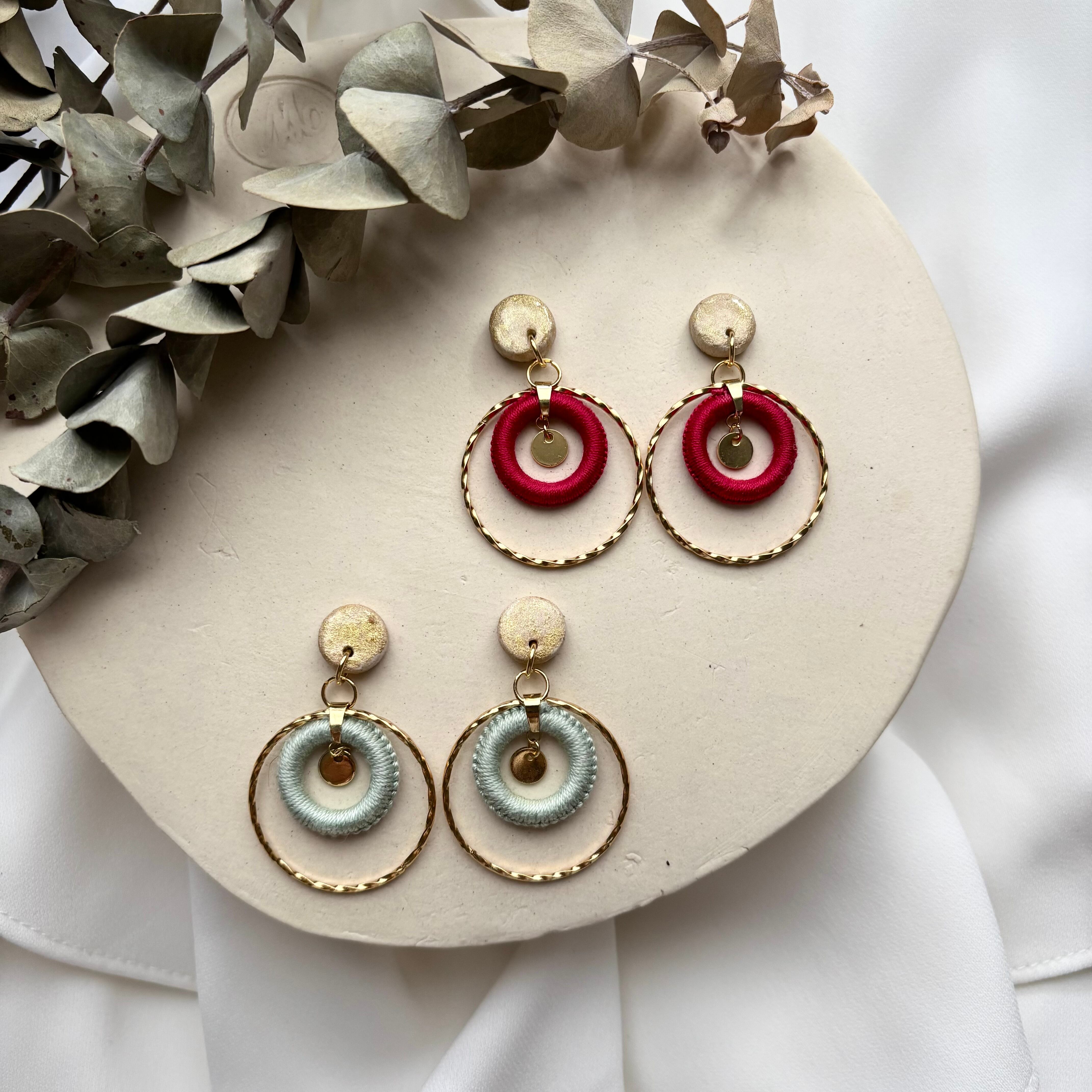 タティングレースリングと陶器やサージカルステンレスパーツの