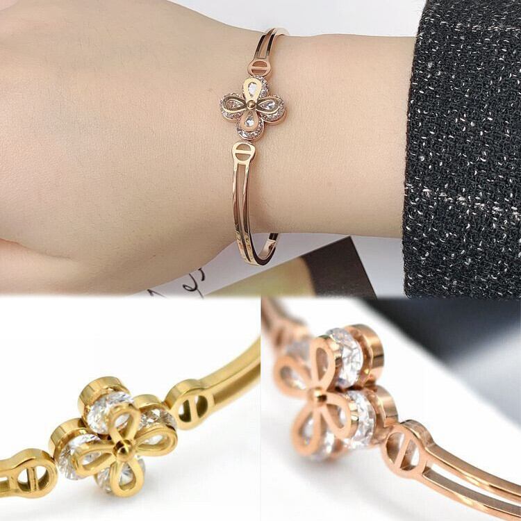 バングル 四葉のクローバー ジルコン 金属アレルギー対応 ブレスレット