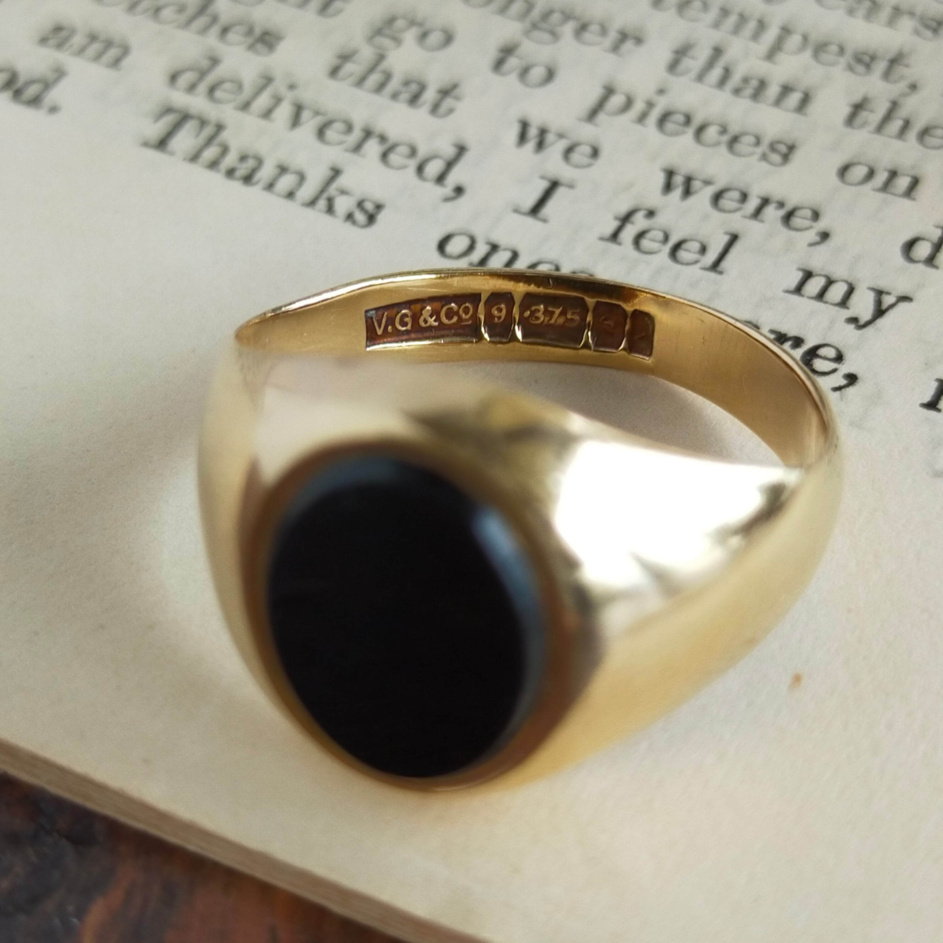 英国 1972年 ヴィンテージ 9kゴールド オニキス シグネットリング