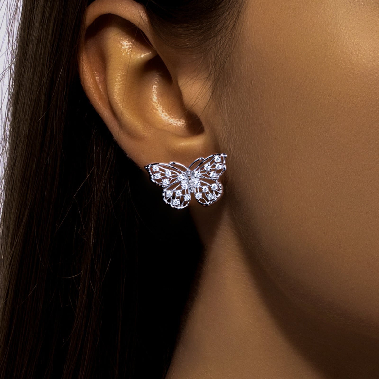 100%S925シルバーピアス モアサナイト石 蝶々ピアス | H₂O シルバー