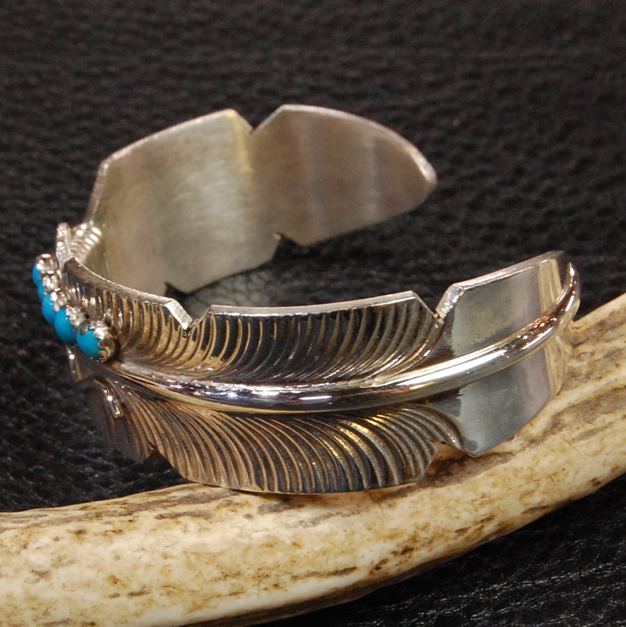 NAVAJO（ナバホ）族 Chris Charley作 フェザー&ターコイズバングル