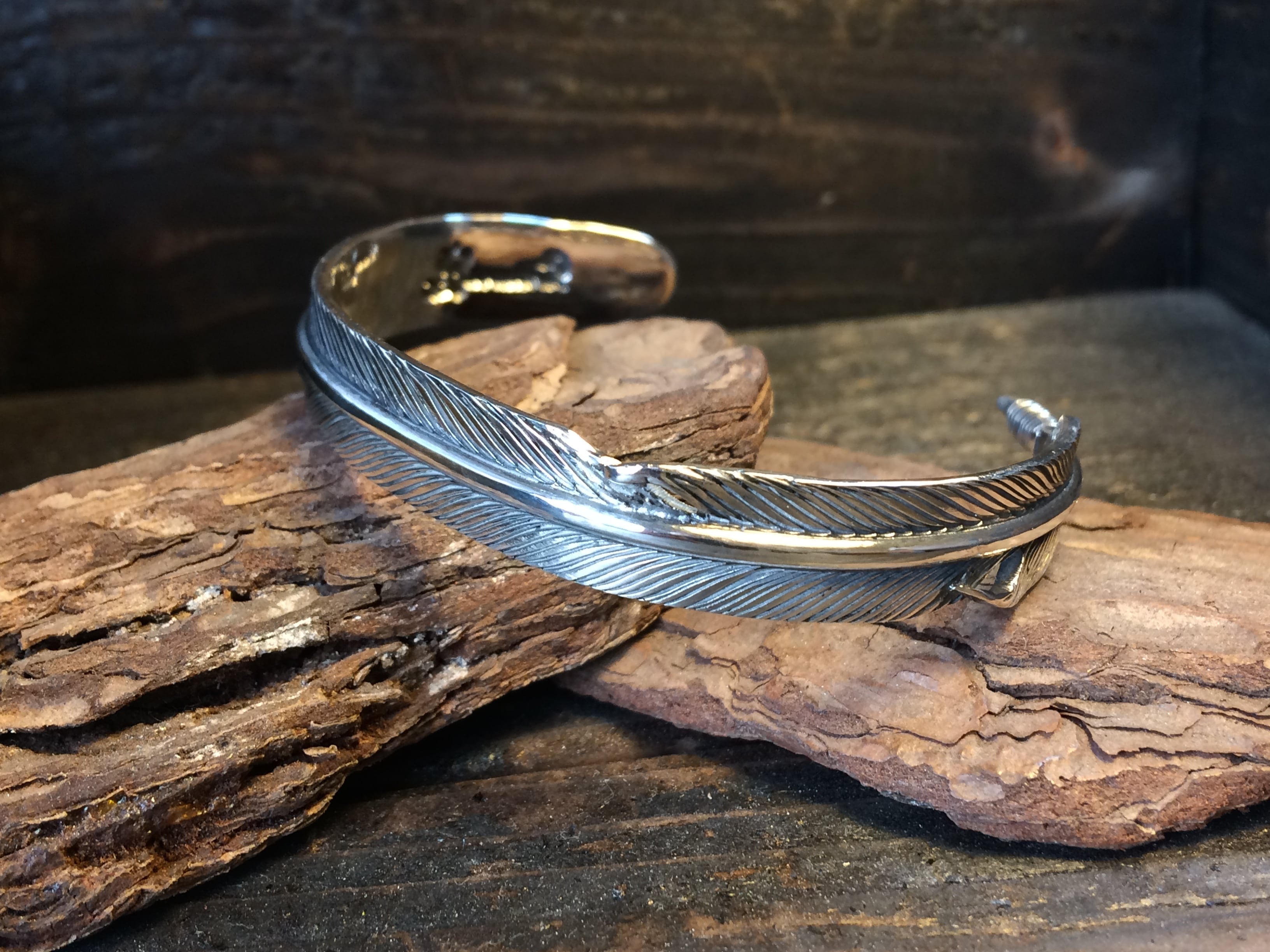 フェザーバングル S | 彫金工房アルソミトラ