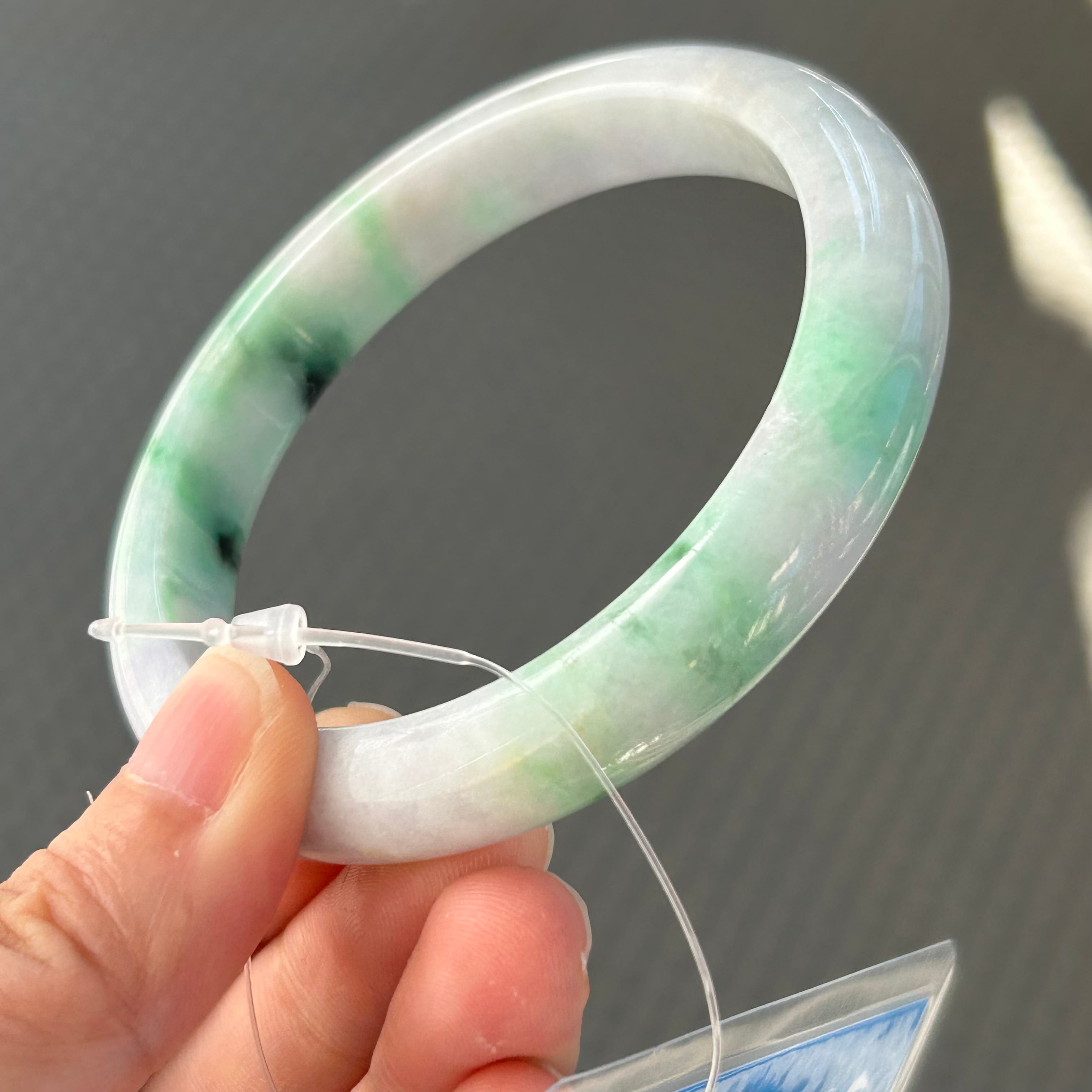 年末大放出】本翡翠バングル ミャンマー産 春彩 | FARBE