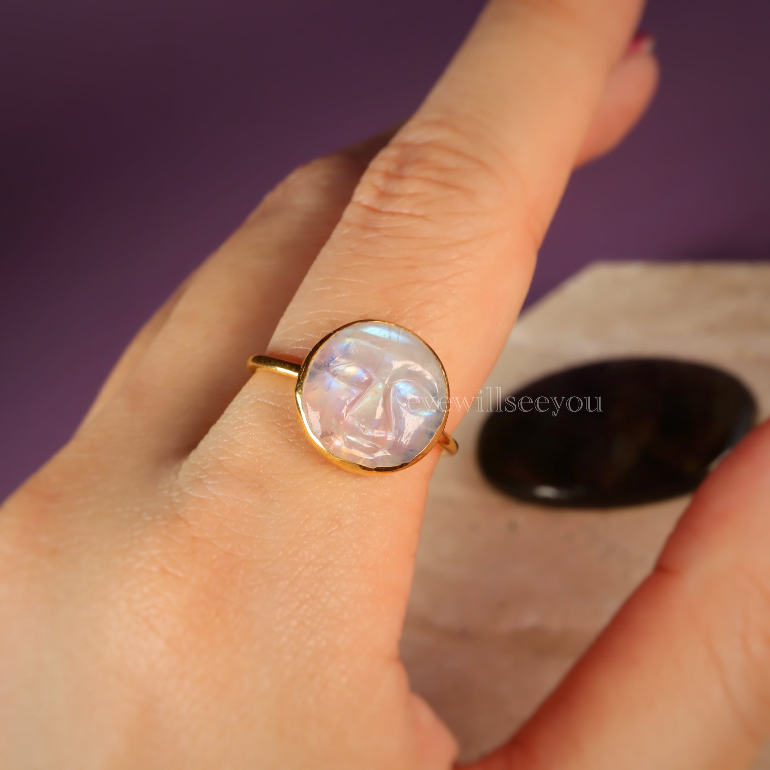 再入荷 (13号) Man in the Moon レインボームーンストーン リング