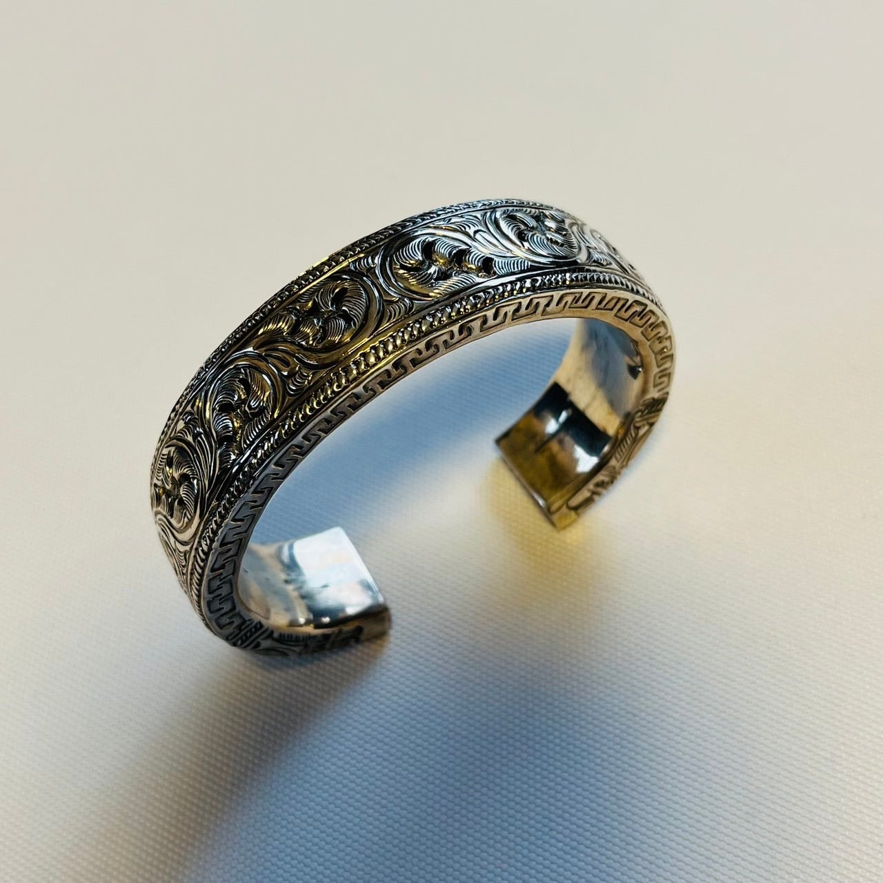 シルバー彫刻バングル 3052011 | 遊華人倶楽部