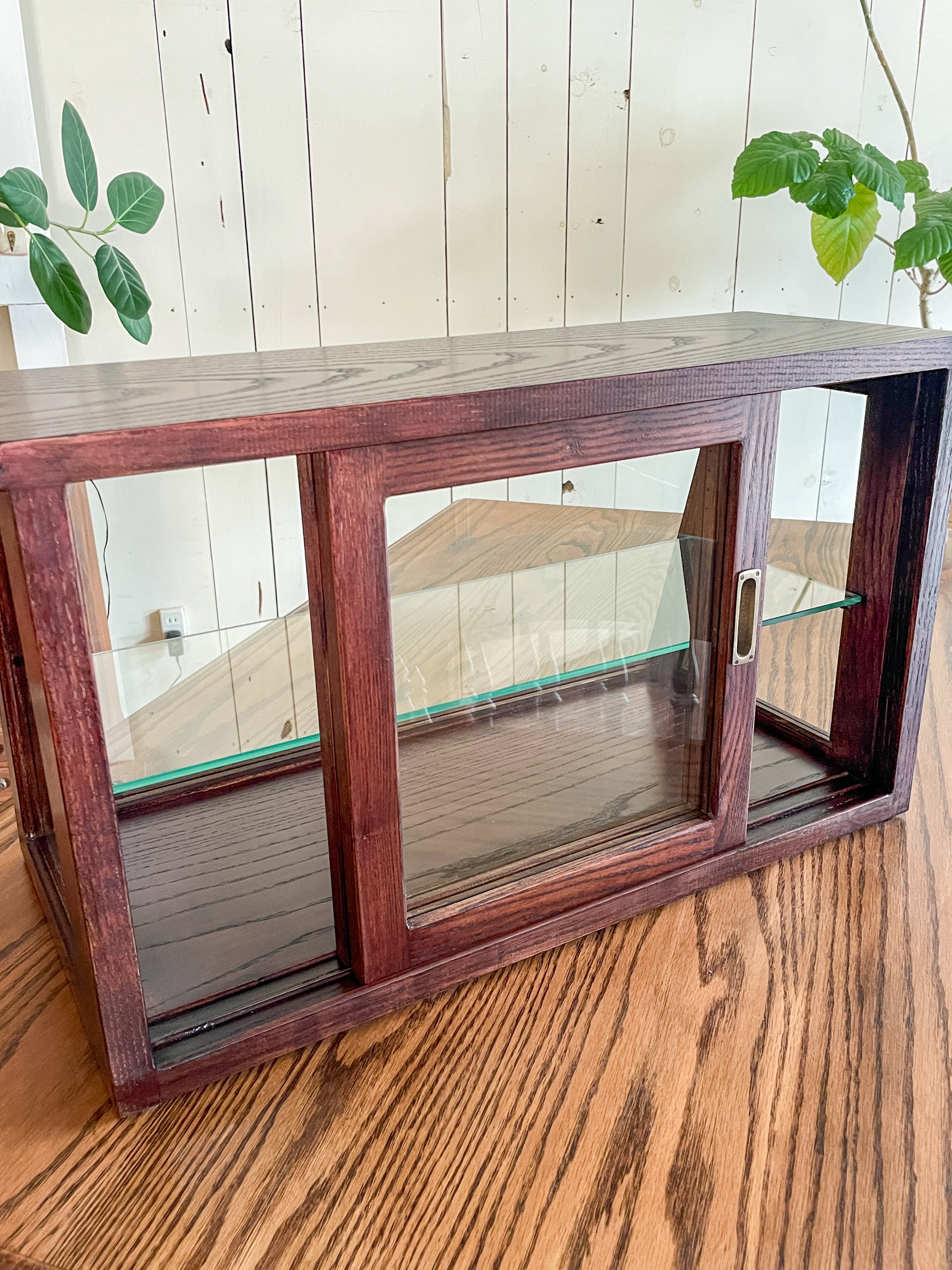 店舗ディスプレイ用ガラスショーケース アンティーク調ガラスケース