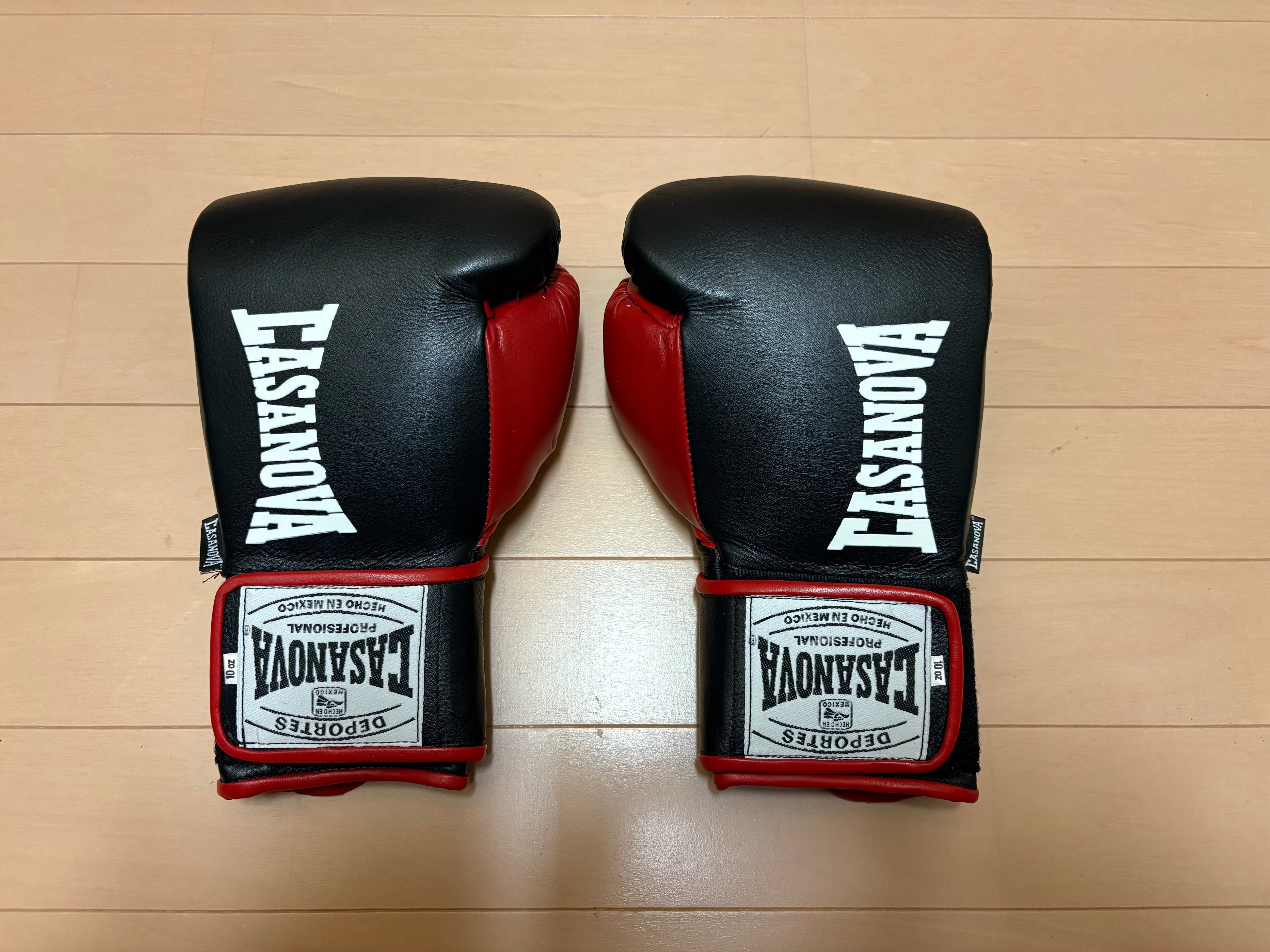 即納】Casanova ベルクロボクシンググローブ【10oz】ブラック/レッド