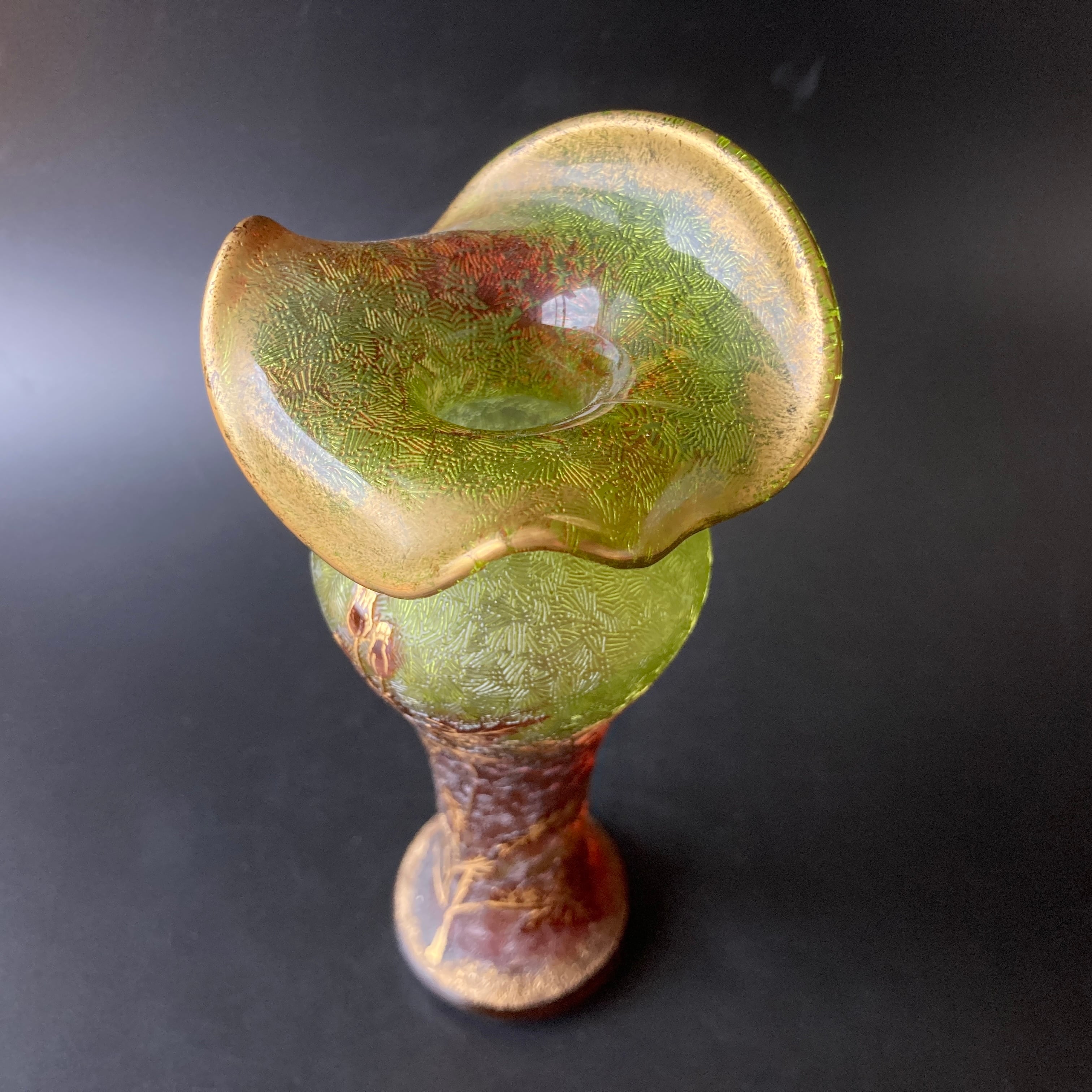 オールド バカラ アールヌーボー様式 緑赤硝子 金彩 薊文花器 花瓶 飾